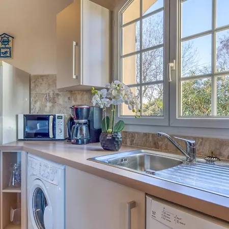 La Madrague St Vincent A *